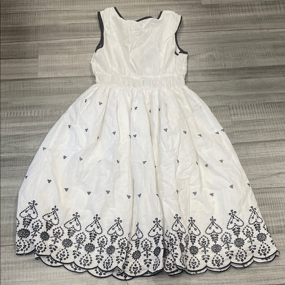 Metro Wear White and Black Embroidered Dress - Picture 9 of 10